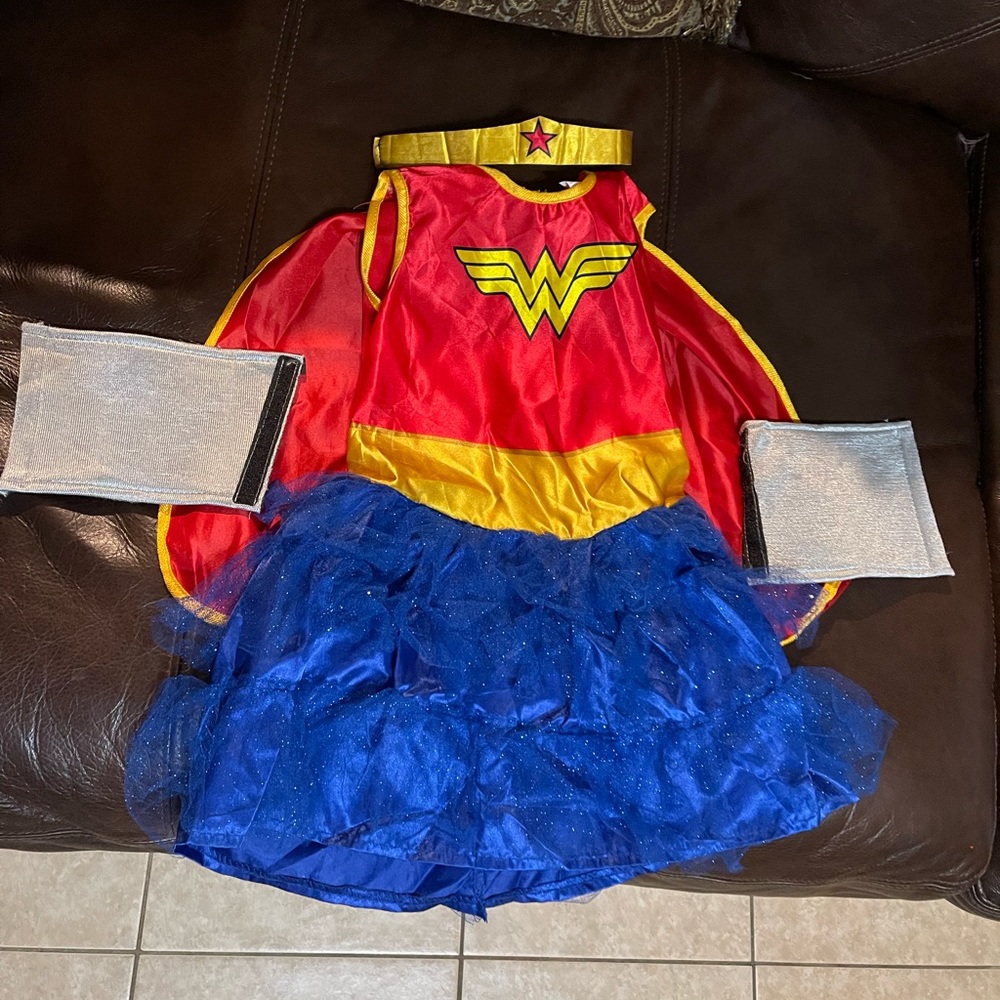Wonder woman costume size small